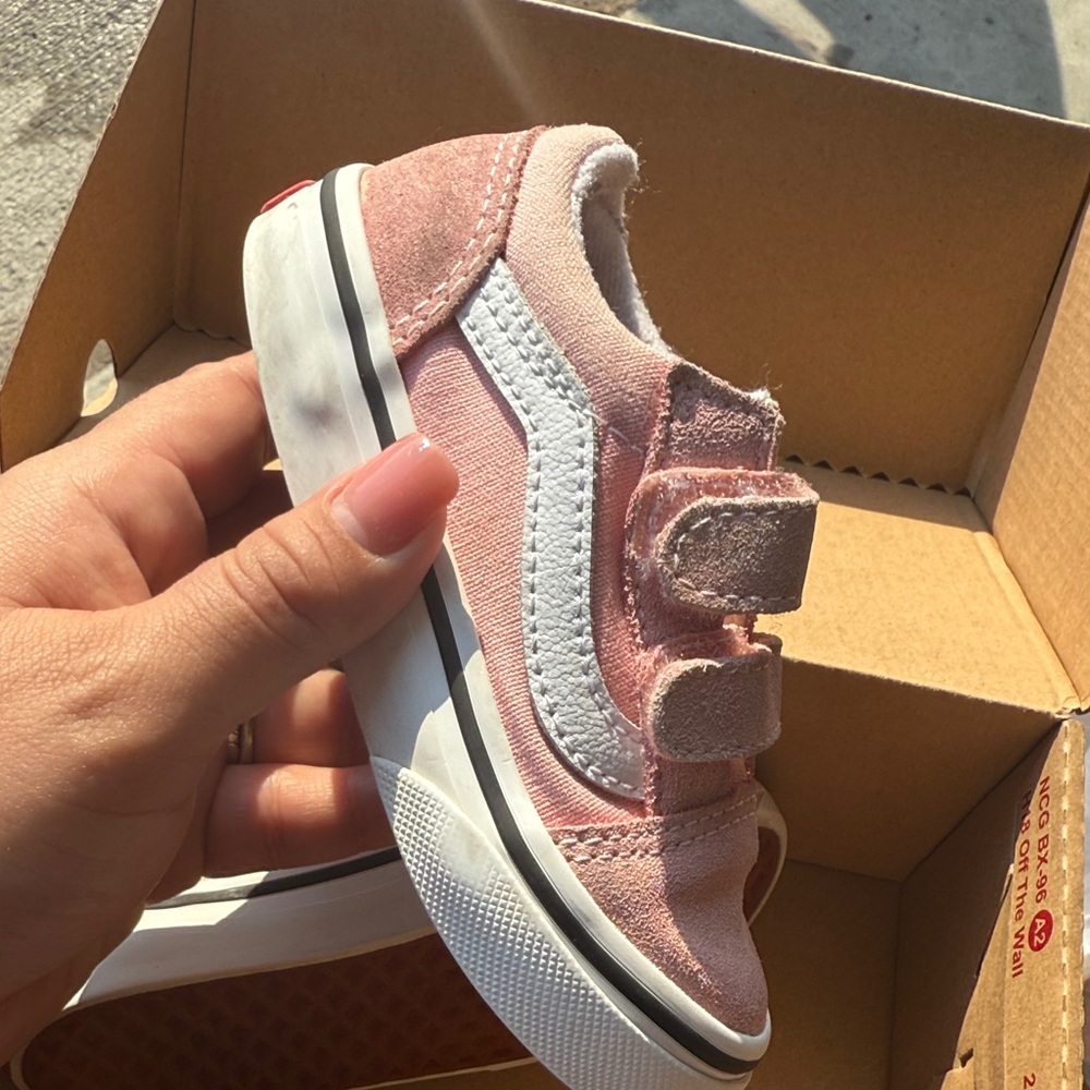 Vans Kids Light Pink Velcro Sneakers